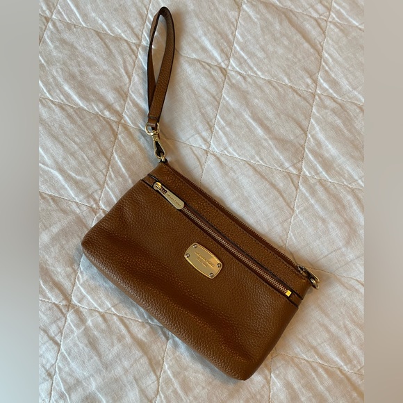 Michael Kors jet set leather wristlet - Picture 1 of 9